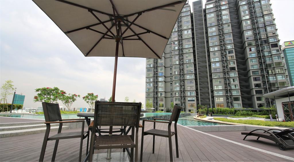 Hyve Soho Suites Cyberjaya Exterior photo